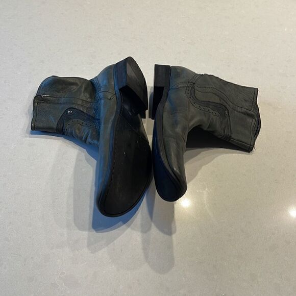 Politix men’s boots size 42, gray excellent condition leather high end brand. main image 7